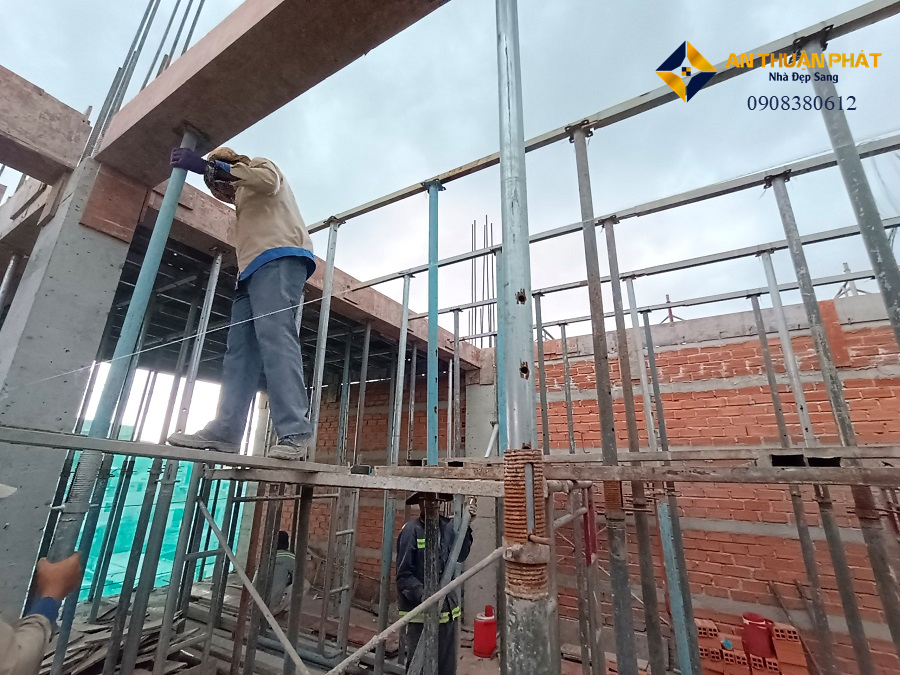 Dịch vụ thi công nhà trọn gói là một sự lựa chọn đáng tin cậy cho các khách hàng.