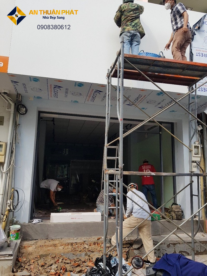 An Thuận Phát có đội ngũ kỹ sư và kiến trúc sư giàu kinh nghiệm trong lĩnh vực sửa chữa nhà tại Quận 7.