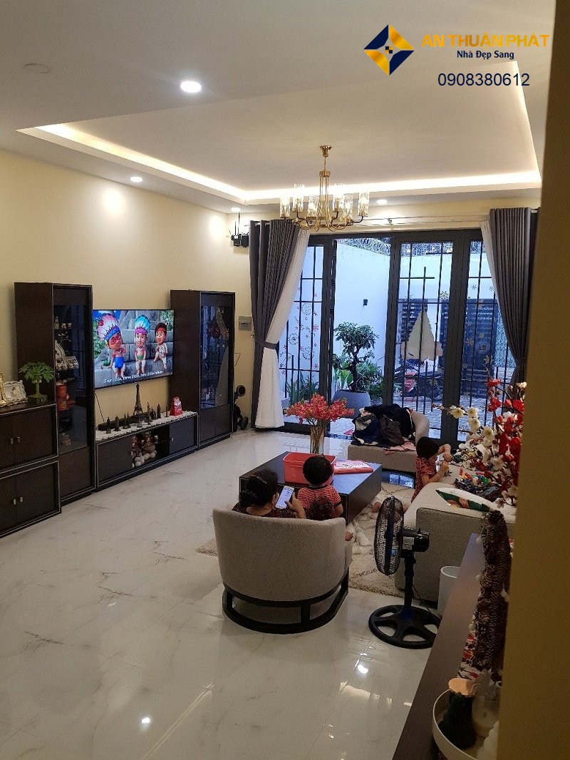 Quy trình này giúp đảm bảo rằng sửa nhà được thực hiện một cách chuyên nghiệp và hiệu quả, đồng thời đảm bảo an toàn và tiết kiệm chi phí cho chủ nhà.
