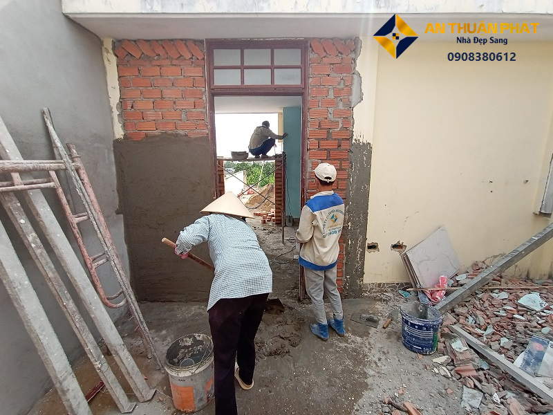 Sử dụng dịch vụ sửa chữa cải tạo nhà trọn gói giúp gia chủ tiết kiệm chi phí.